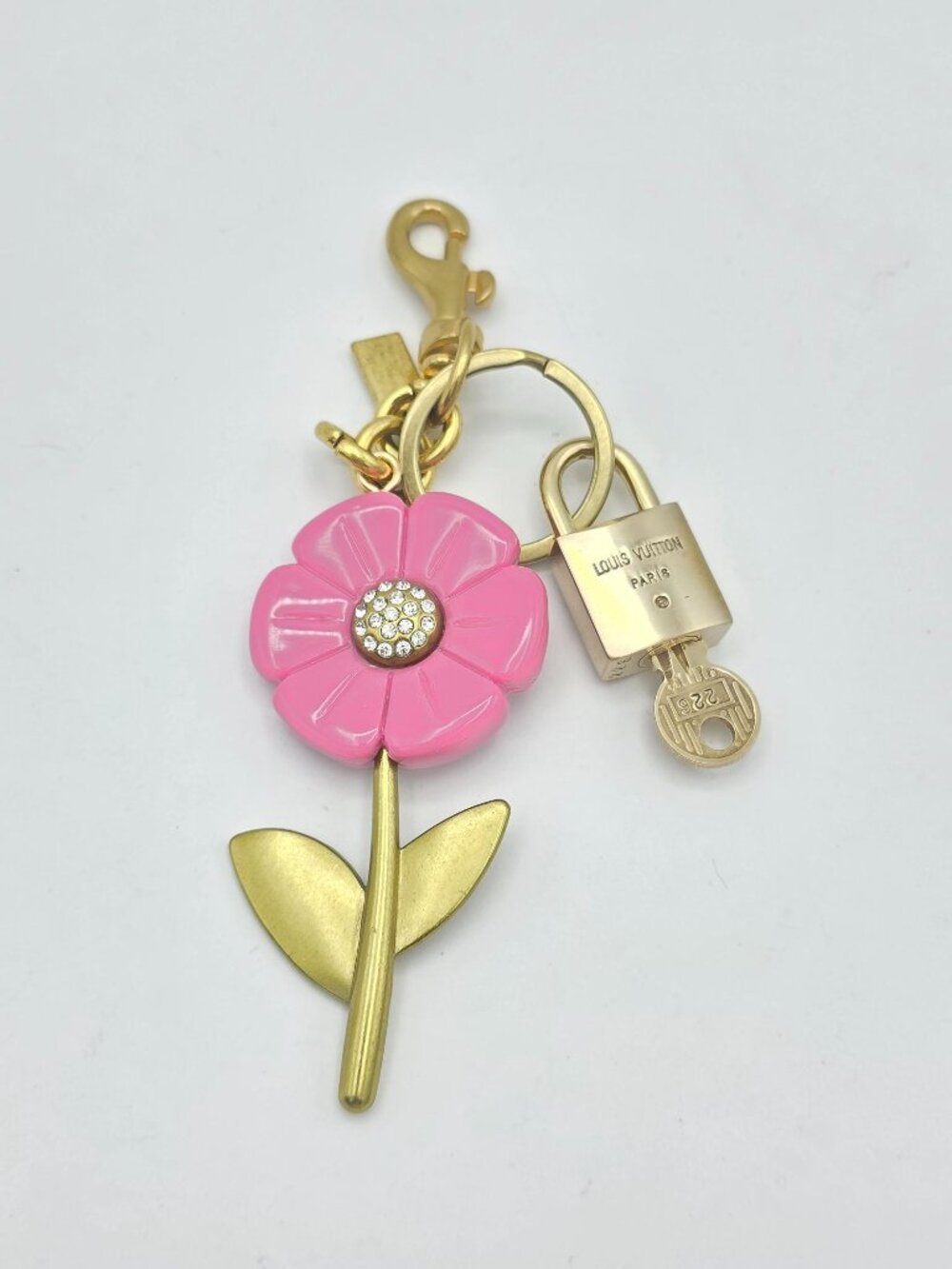 Authentic Louis Vuitton Gold Padlock 🔒 Key Set w/ Unbranded Flower Bag Charm - Picture 6 of 9